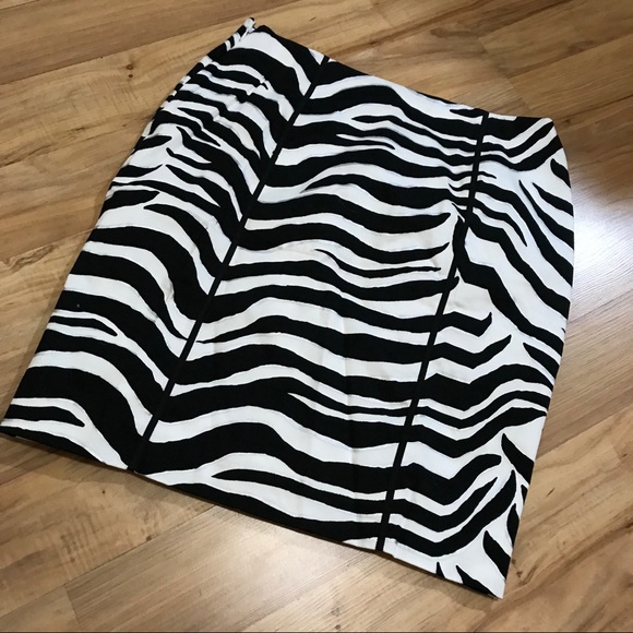 White House Black Market Pencil Skirt! - Picture 5 of 6